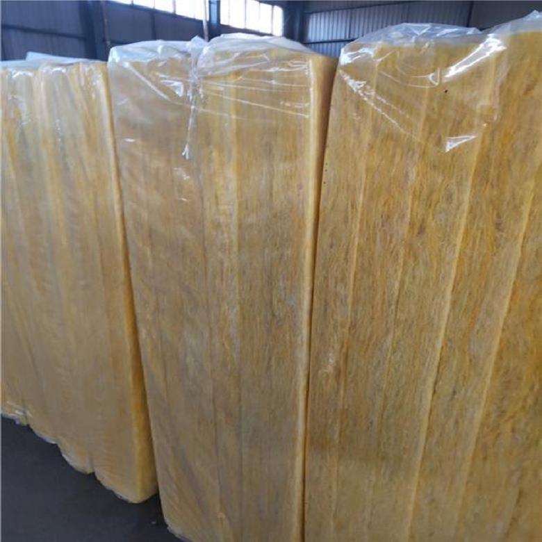 喀什市玻璃棉卷毡 1.2米宽玻璃棉卷毡库存 10米长玻璃棉卷毡 强盛环保玻璃棉卷毡 批发厂家
