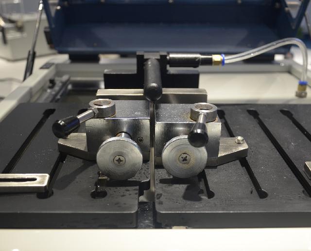 QG-PCB30手自一体精密切割机 试样电子零件 陶瓷切割机台式切割机示例图5