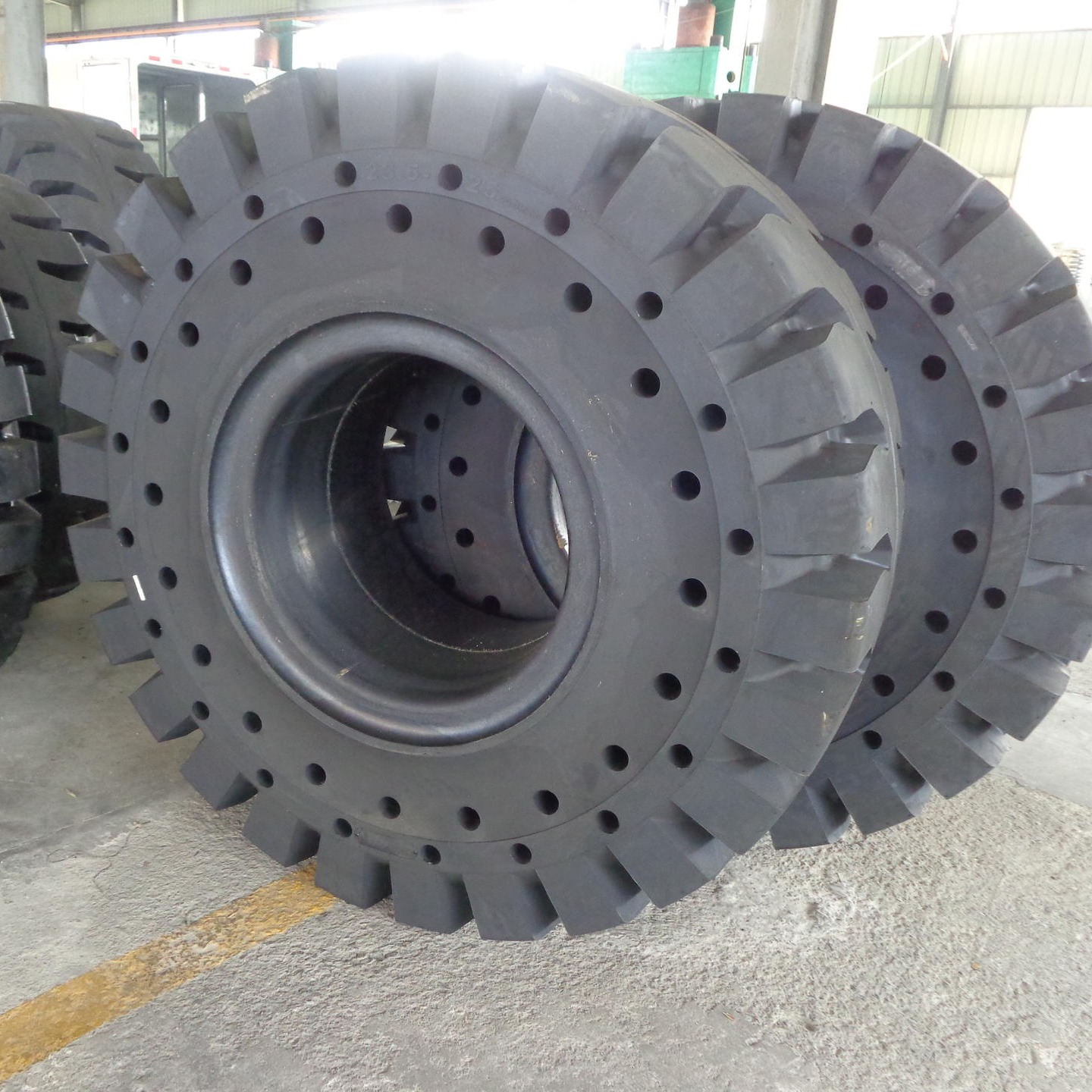 强力厂家  17.5-25实心轮胎  装载机轮胎  强力实心胎