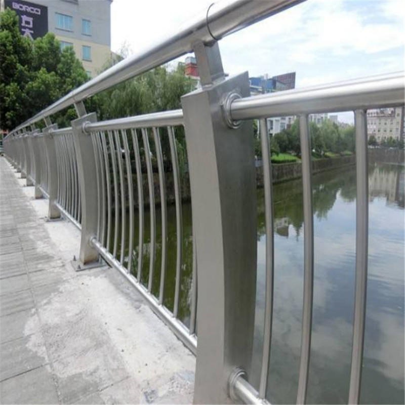 景观护栏 不锈钢道路隔离栏杆 聚晟 不锈钢碳素钢复合管护栏 304钢丝绳桥梁护栏
