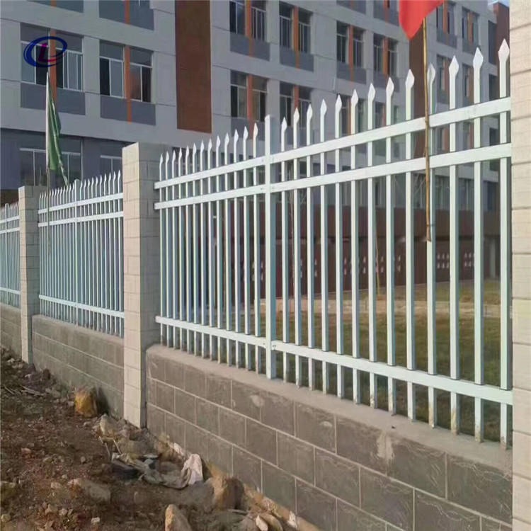 德兰厂家供应小区工厂栏杆 铁艺小区工厂围墙 喷塑花式带尖护栏