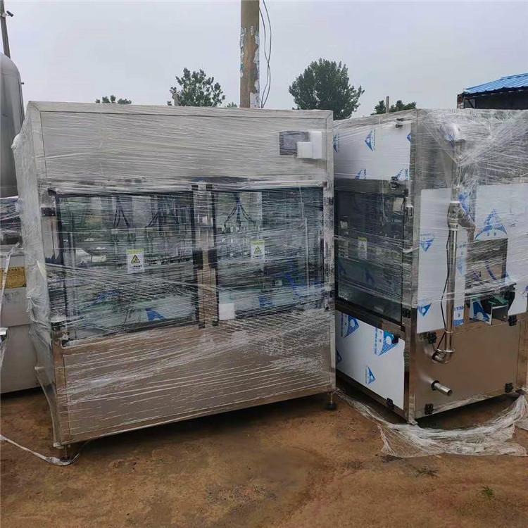 出售二手矿泉水饮料消毒水灌装机  再航  一条线灌装设备   二手瓶装罐装机图片