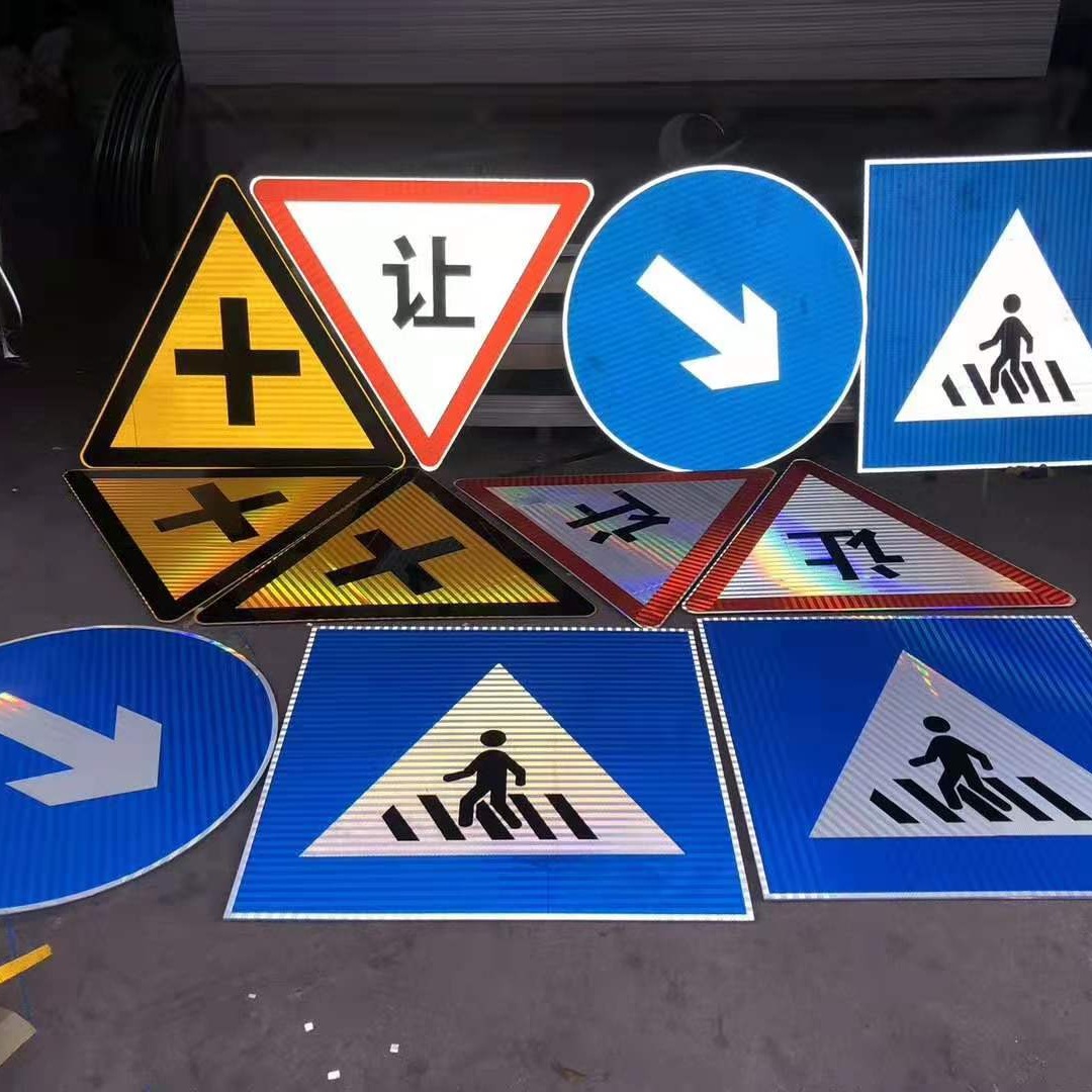 菏泽市单悬臂交通标志杆厂家直销 公路反光指路标牌 生产道路指示标识牌