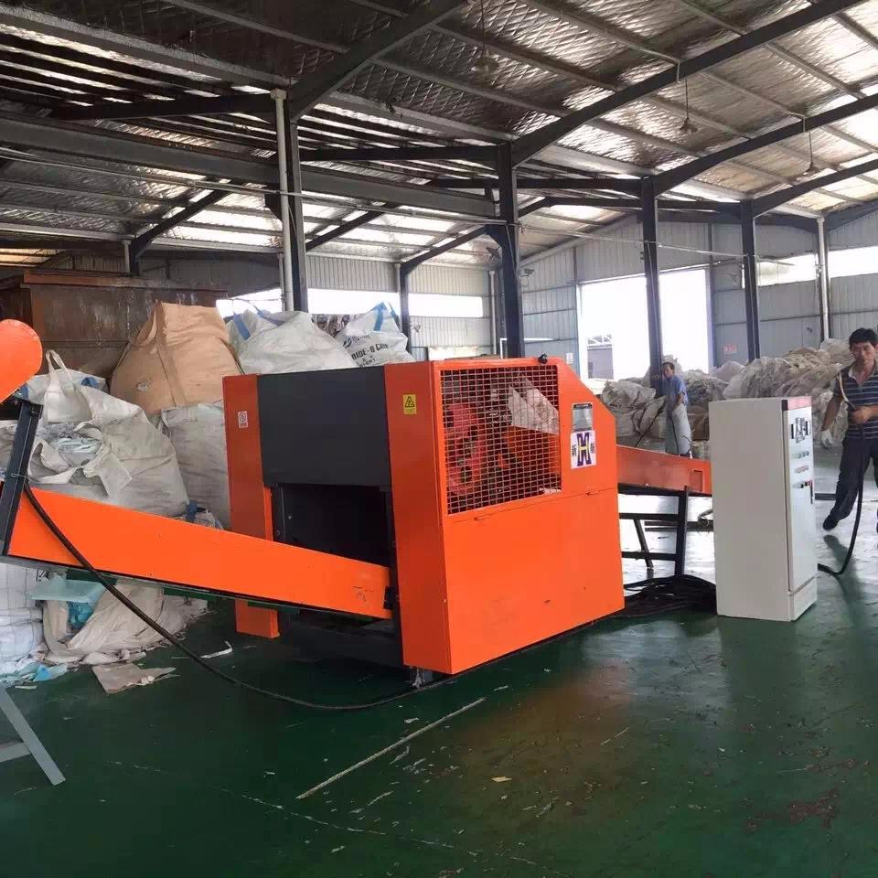 越都大型碎布机420机型,工厂和废品回收站用大型粉碎布料机械，每天粉碎5-10吨
