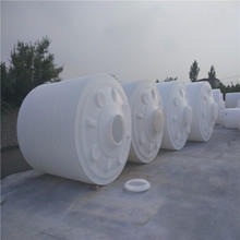 武汉直3吨全塑聚乙烯储水桶 耐酸碱水箱 尿素储存罐厂家图片