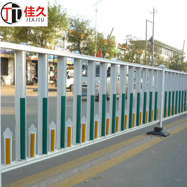 供应道路隔离防撞栏杆 马路围栏 pvc交通市政护栏 可定制加工