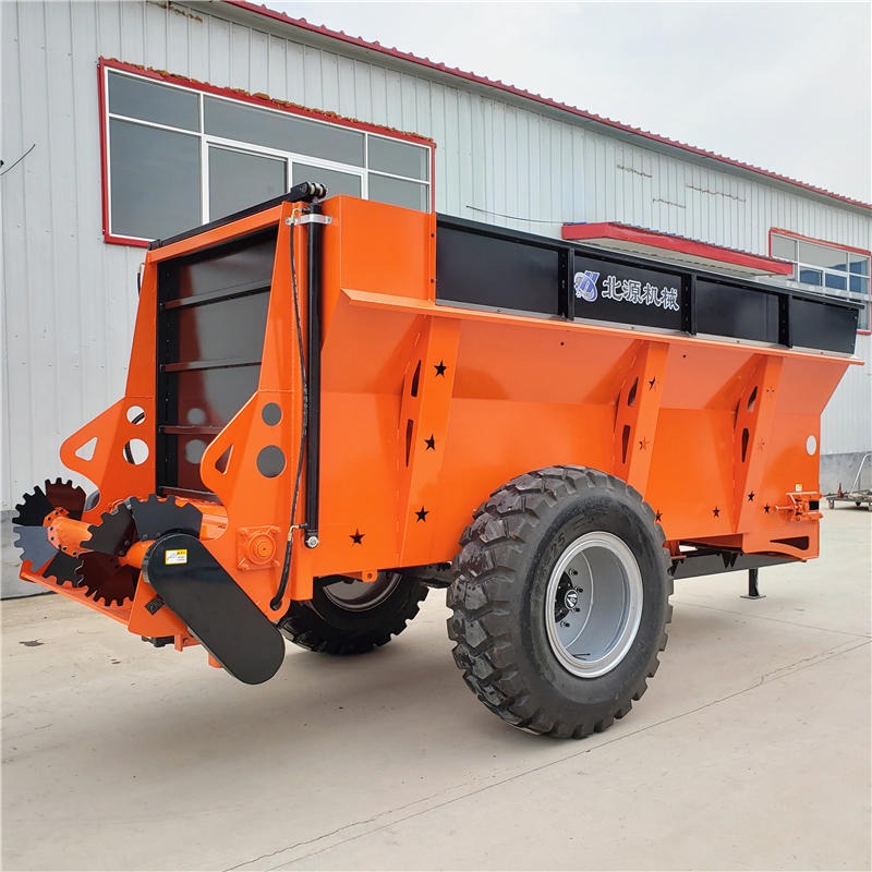 厂家供应地里施肥机械 干湿粪肥抛粪车 拖拉机牵引式撒肥车