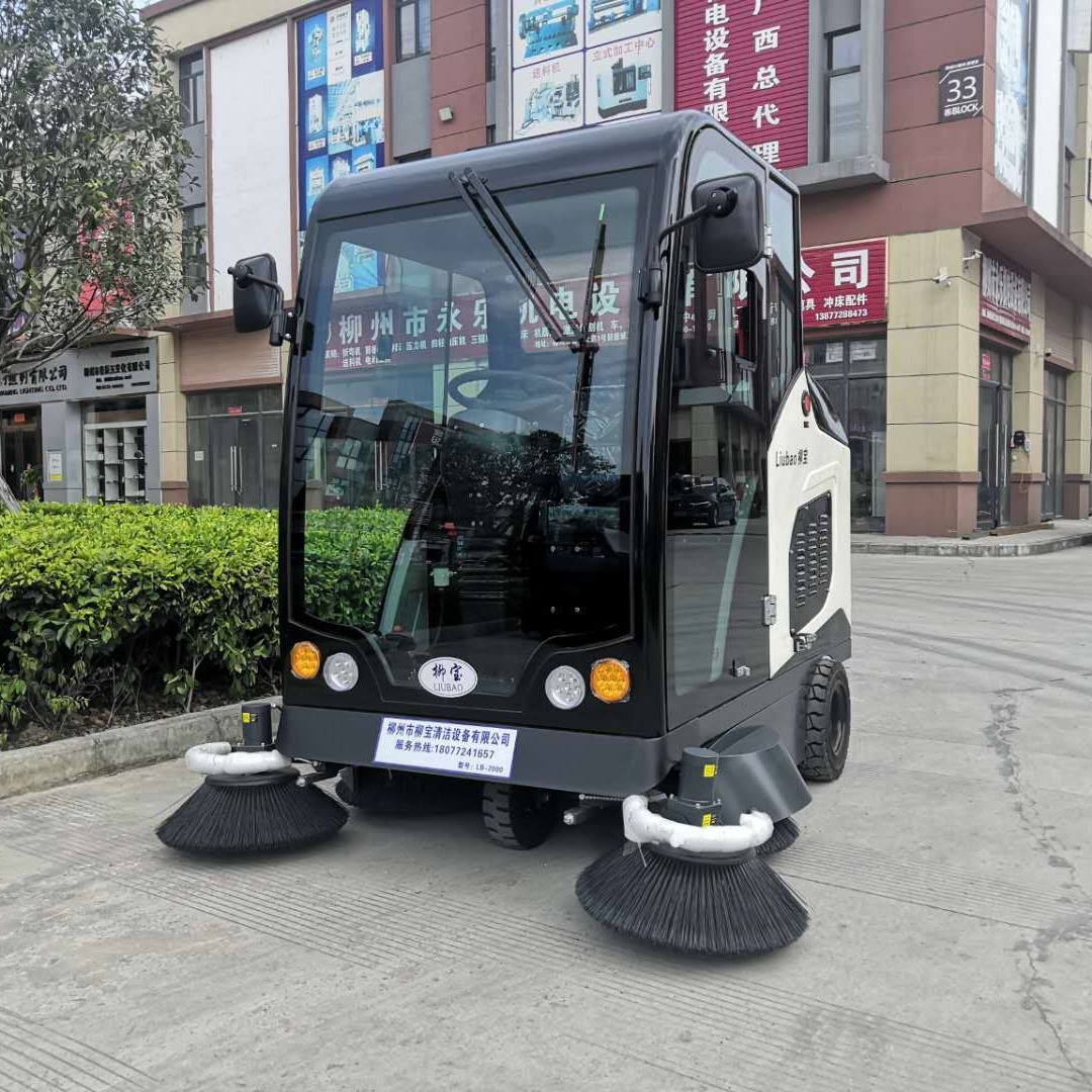 柳宝LB-2000全自动清扫车 广东驾驶式扫地车 珠海环保扫路车 电瓶道路扫地机