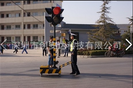 深圳创安达驾校用临时路口用太阳能移动信号灯交通红绿灯质保两年示例图11