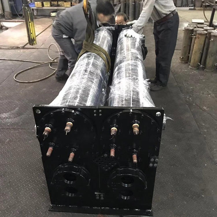 东华DHT-200HP双系统壳管式冷凝器 格力中央空调壳管式冷凝器 中央空调壳管式换热器图片