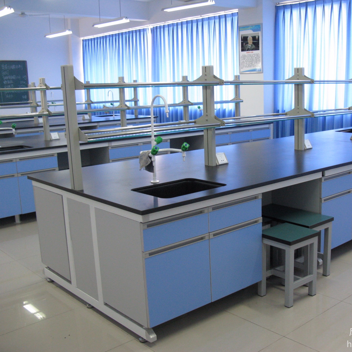 四川省卫生  学校实验台  实验柜  展示陈列柜  专业生产定制图片