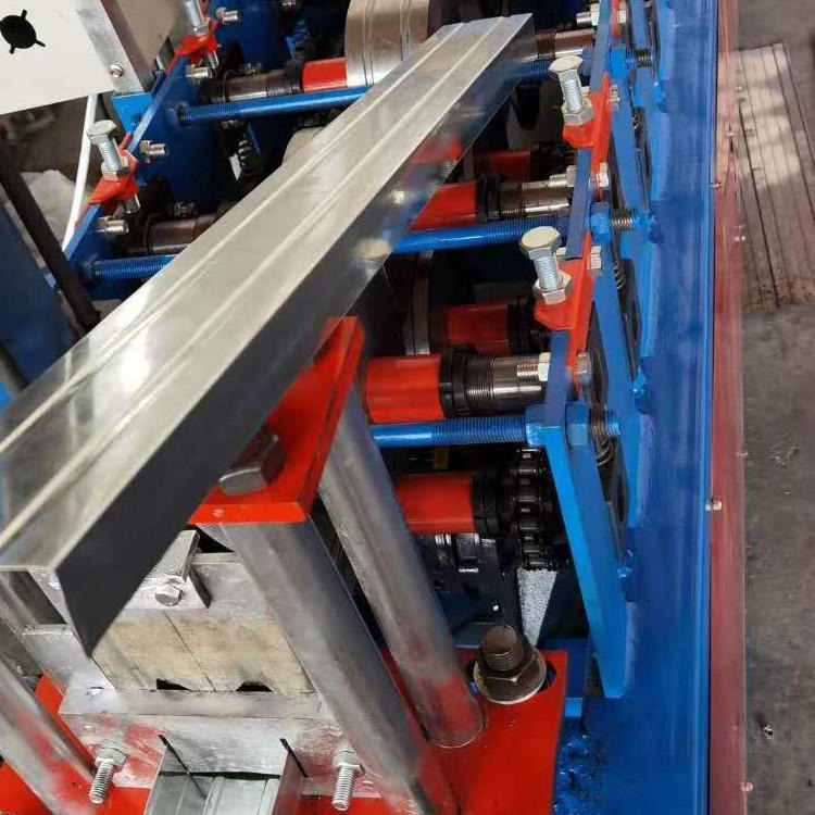 金亚机械 不锈钢装饰条压槽机  U型槽压瓦机 全自动镀锌地槽机 厂家直销图片