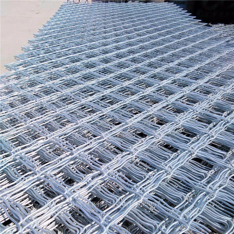 菱形焊接网   铝镁合金防护网   镀锌防盗网   迅鹰小区护栏网