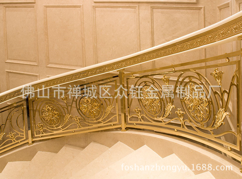 众钰 酒店别墅铝艺护栏 铝板雕刻护栏镀金色更精致楼梯上的风景线示例图11