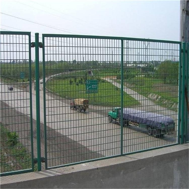 铁路防护隔离栅 道路绿化隔离栅 工业园围墙隔离栅图片