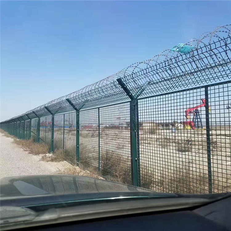 安平百瑞供应刺铁丝隔离栅 飞机场护栏网 刺丝滚笼防护围栏网