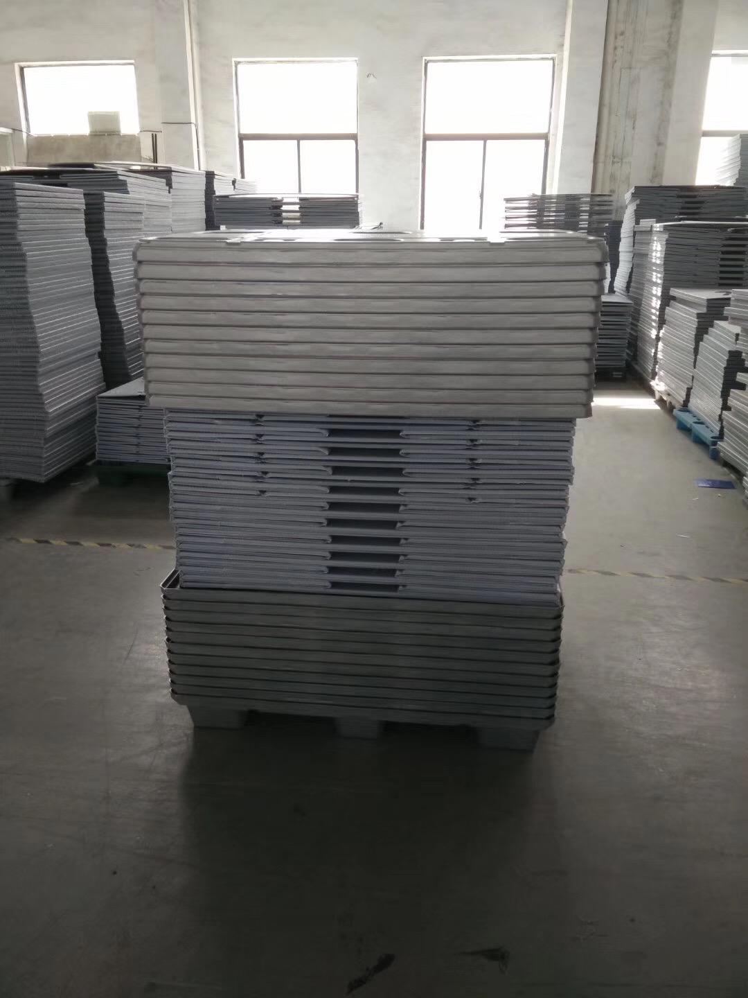 源头工厂哈尔滨汽车零部件大型可折叠围板箱 物流运输围板箱围板箱厂家