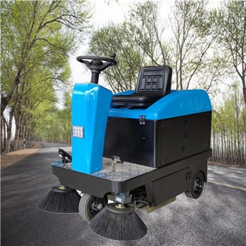 河池LB-1100电动清扫车 柳宝驾驶式扫地机 广西工业吸尘扫地车
