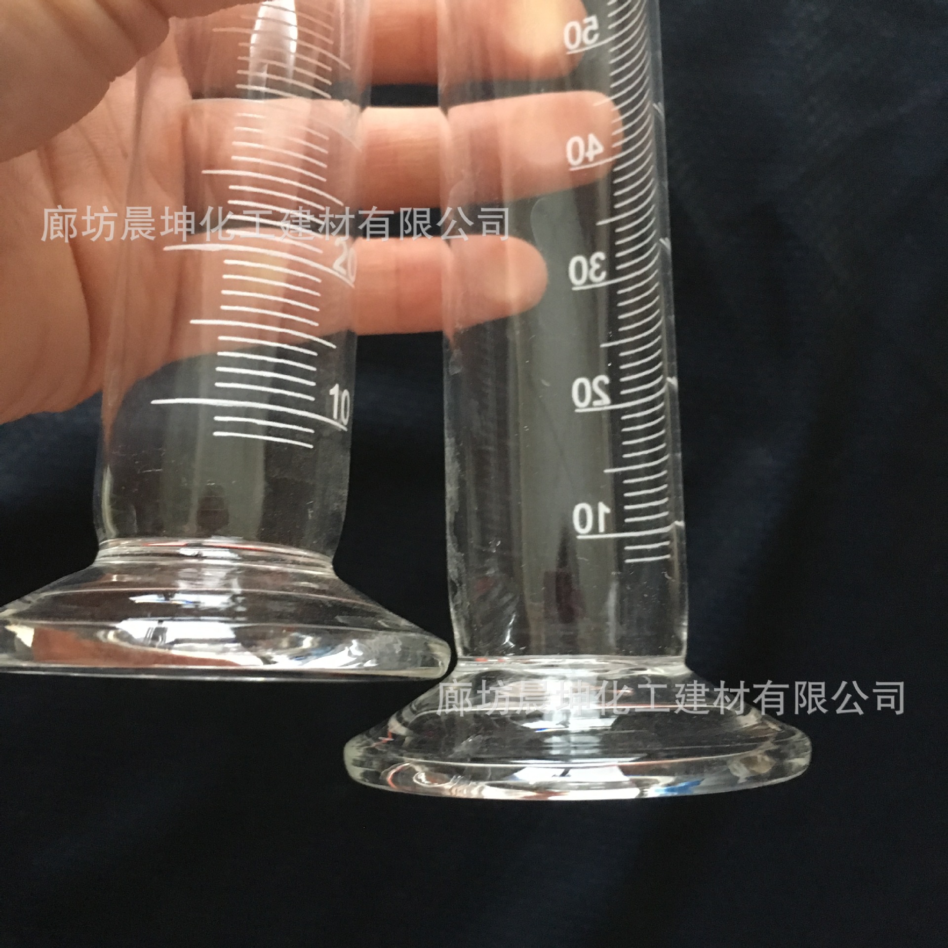 玻璃量筒 实验室器材玻璃刻度量筒 加厚玻璃量筒稀释用玻璃量筒示例图4