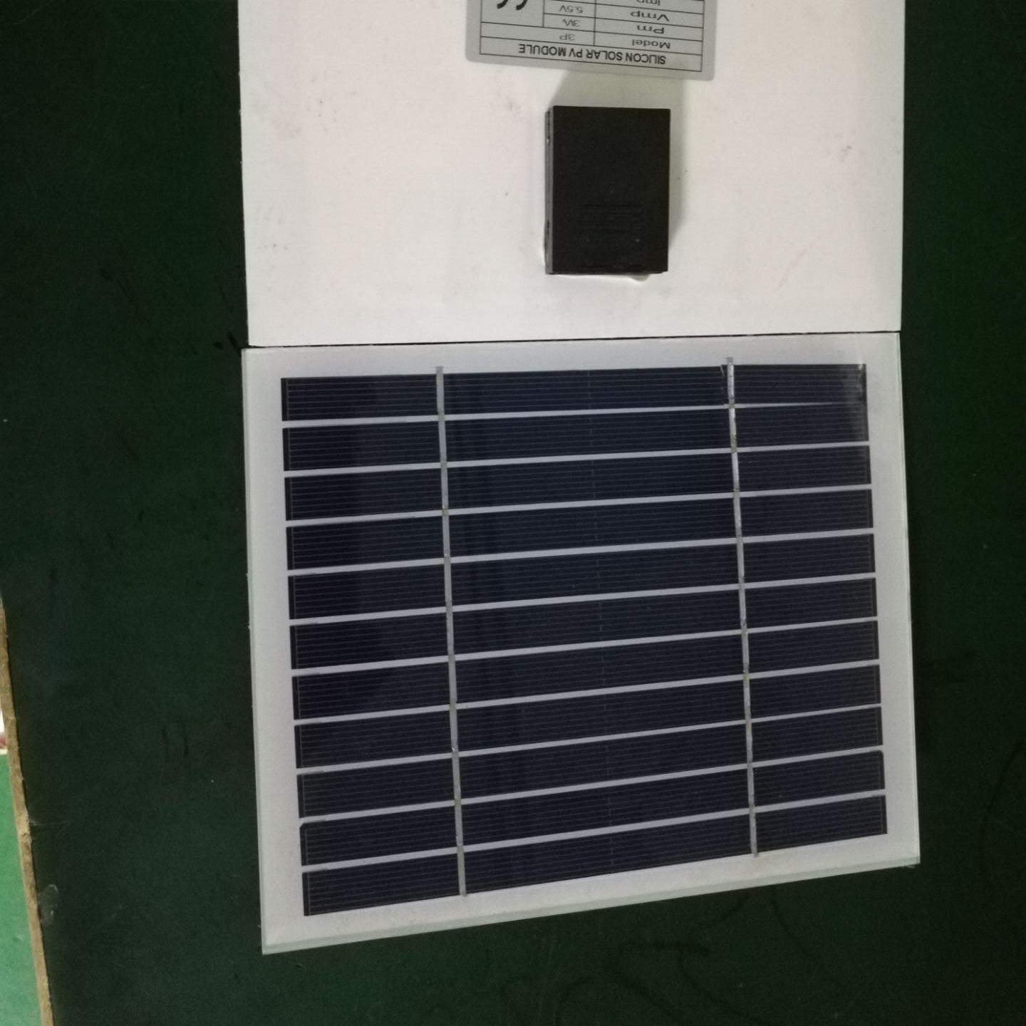 5瓦135X185太陽能電池板給3.7V電池充電