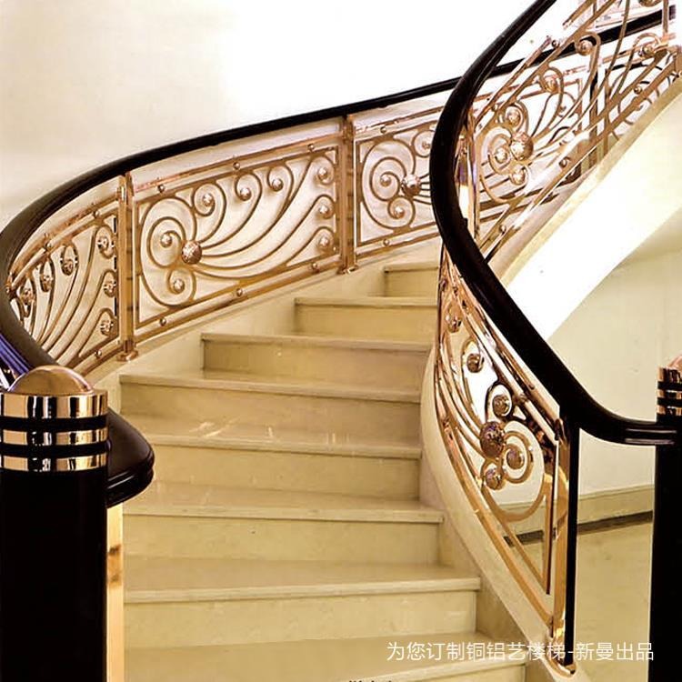 哇!鹤岗别墅楼梯扶手现代楼梯也能感受自然的气息