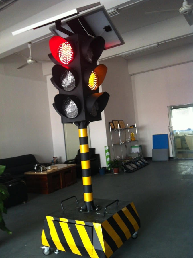深圳创安达生产临时路口用太阳能移动信号灯 整体式交通信号灯示例图4