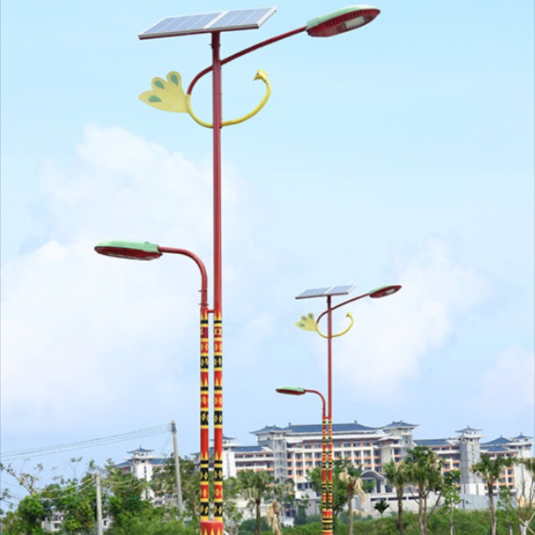 鑫永虹太阳能一体化路灯方案 8米双臂民族特色路灯定制