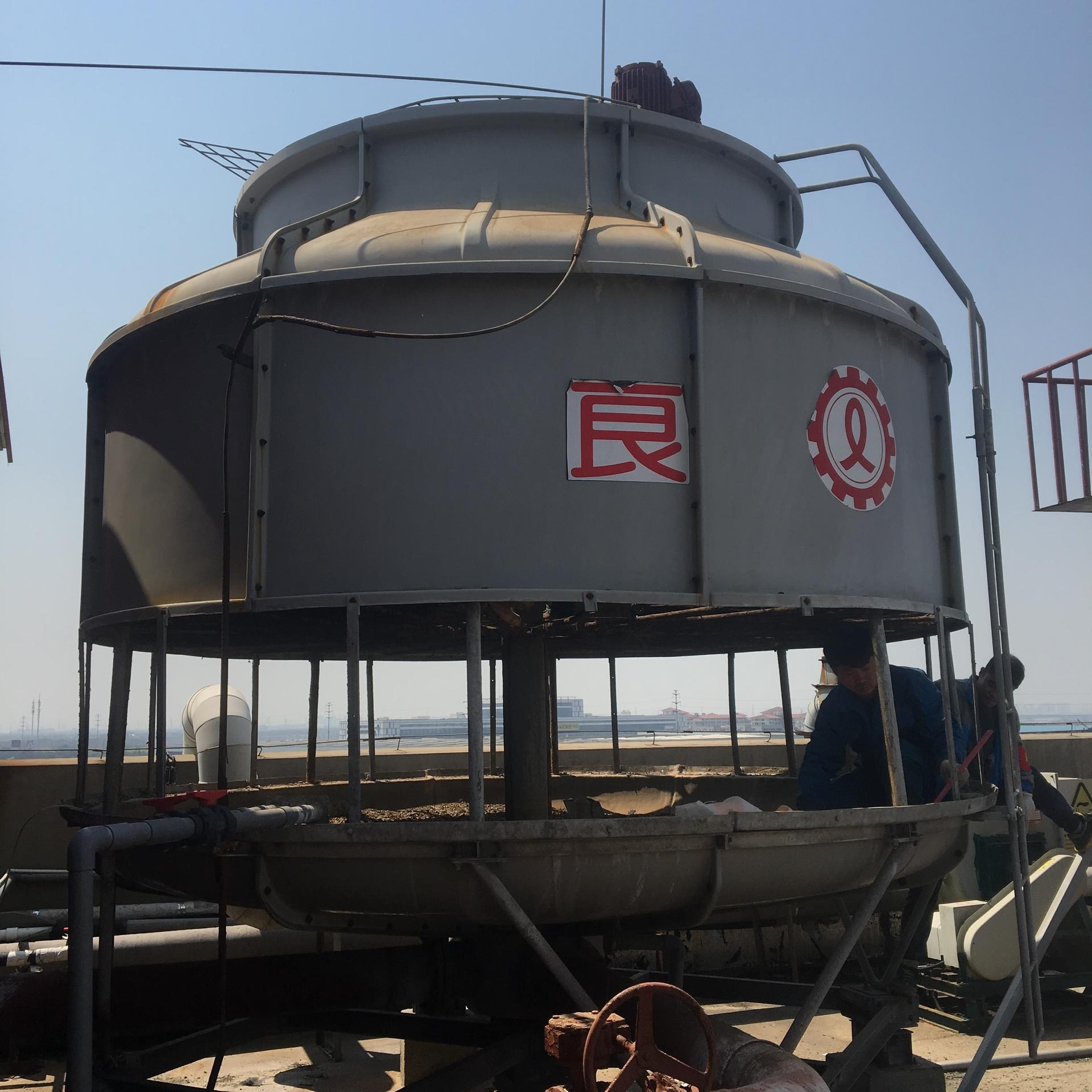上海良机冷却塔电机减速机皮带轮风机维修保养图片