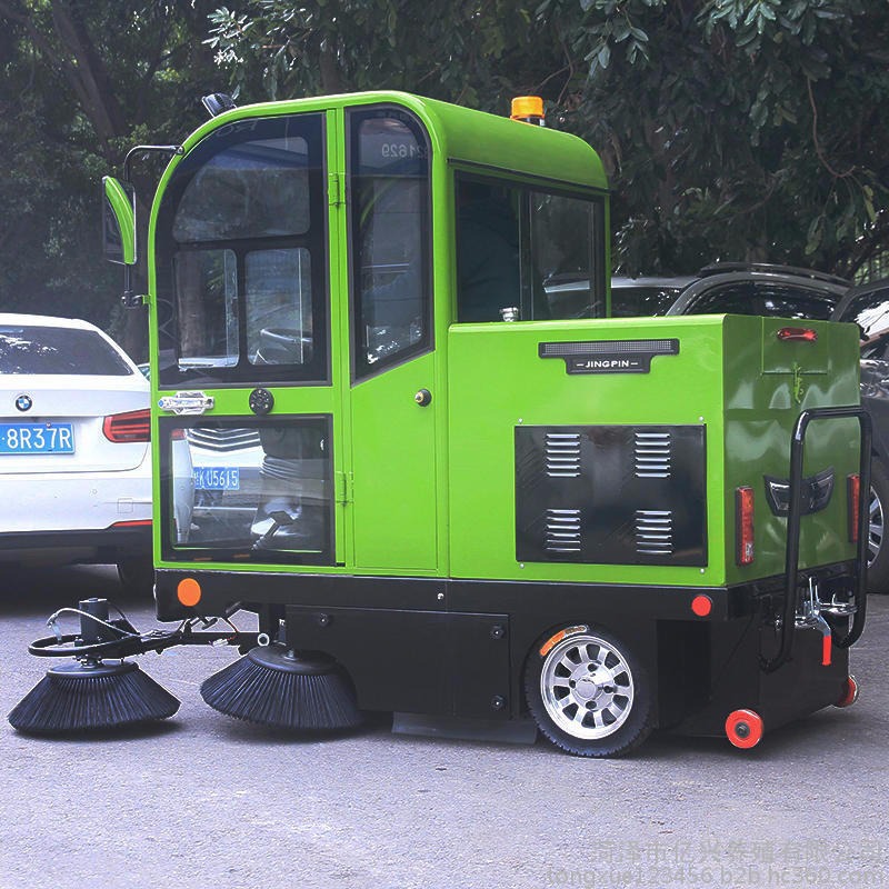 物流园电动扫地车 电动清扫车可定带自动喷洒 辉宏 直销驾驶式扫地车 多功能扫路洒水车