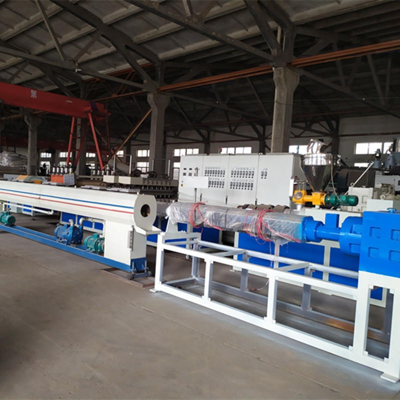 碳素管设备、青岛超丰塑料管材挤出机器、排污管生产线