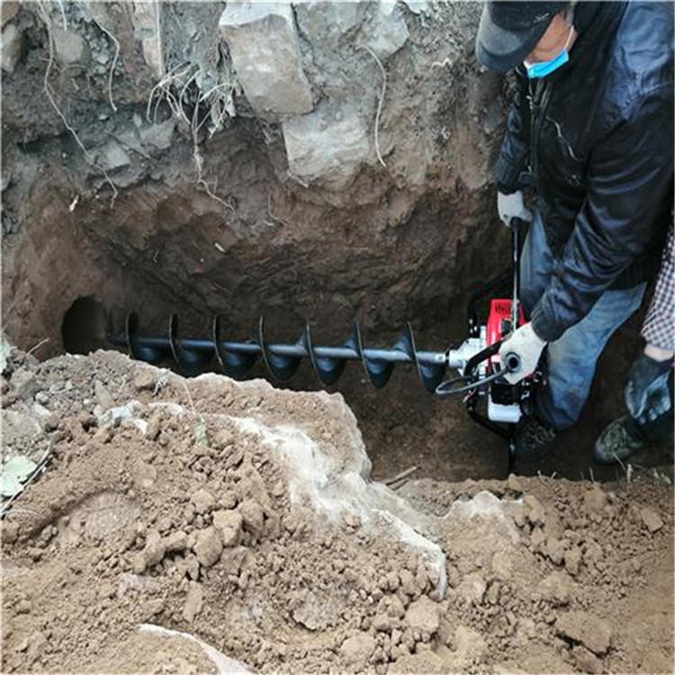 捷亚横向钻孔机效率   小型非开挖铺管机参数   地下穿公路打孔机工具图片
