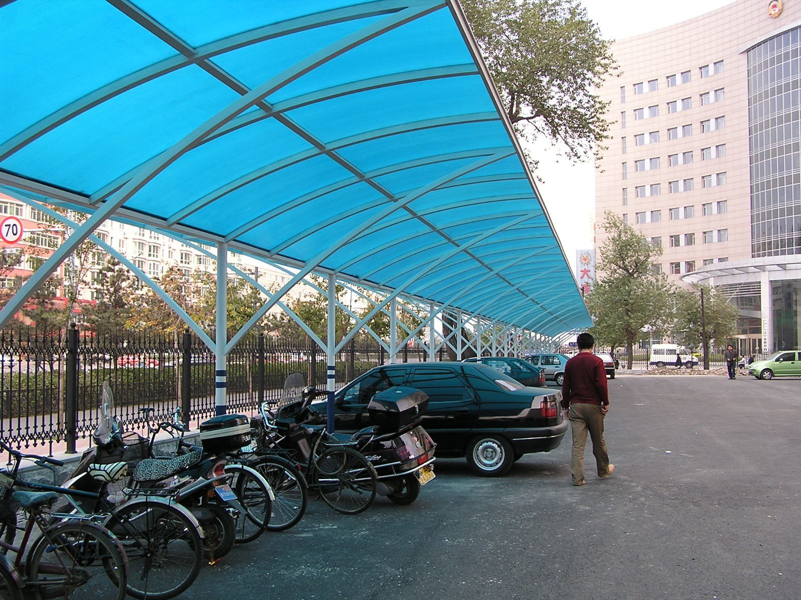 PC湖蓝色阳光板 自行车棚遮雨阳光板 朗美阳光板 生产厂家示例图6