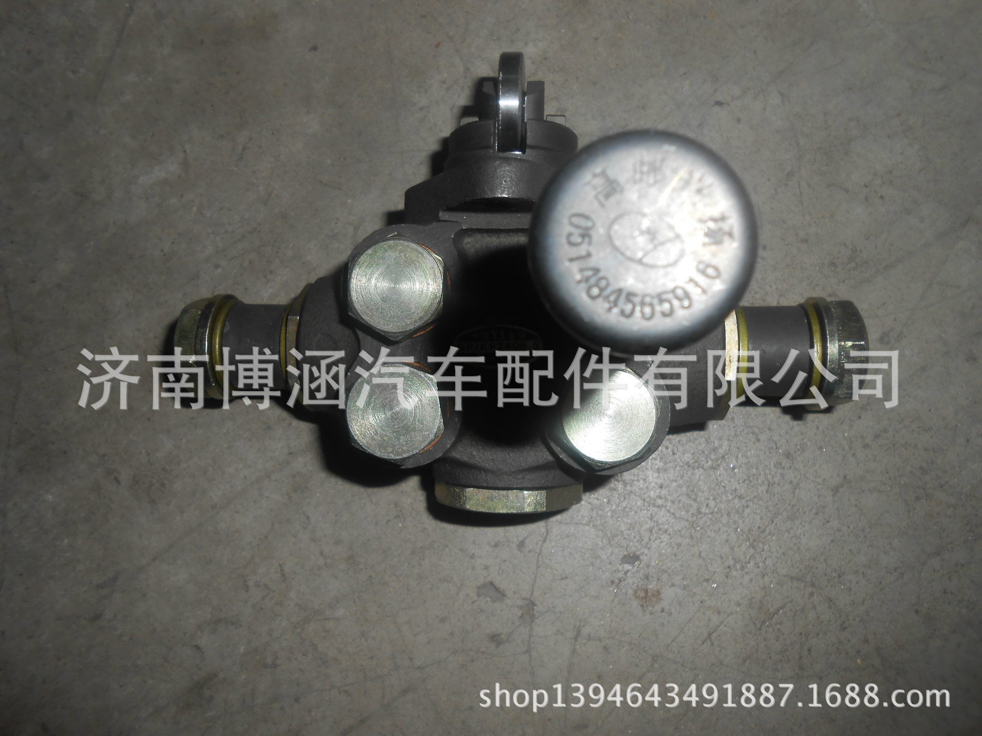 销售中国重汽D12输油泵（S922-000）   VG1242088004示例图3