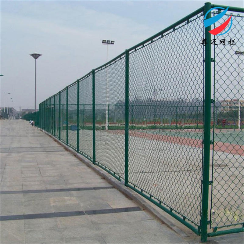 尊迈 运动球场围网 球场围 场地防护网 学校操场围栏厂家