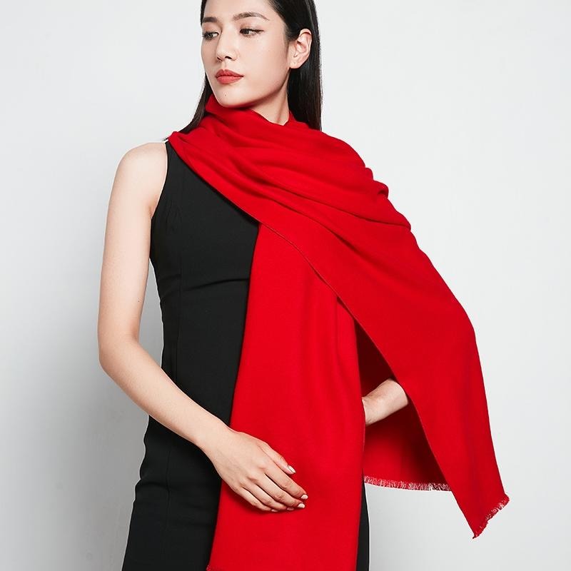 重庆2021年围巾   新款纯色仿羊绒大红围巾定制logo 批发