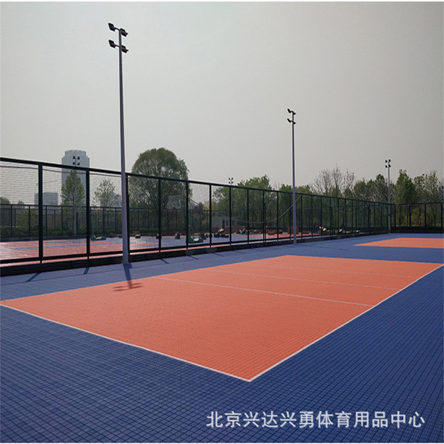 北京厂家团队篮球场地翻新 施工 建设 篮球场地尺寸篮球场地画线学校跑道 羽毛球场地