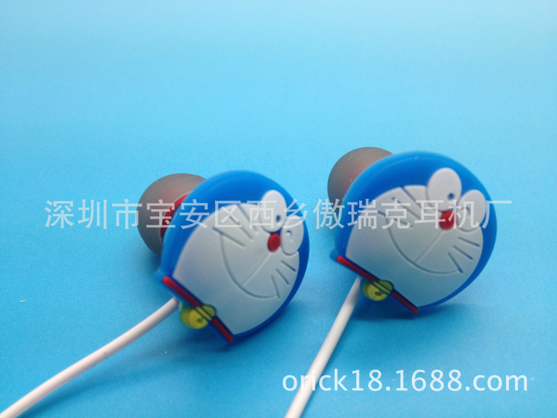 耳机厂家专业OEM订制各种款式机器猫哆啦A梦硅胶卡通耳机