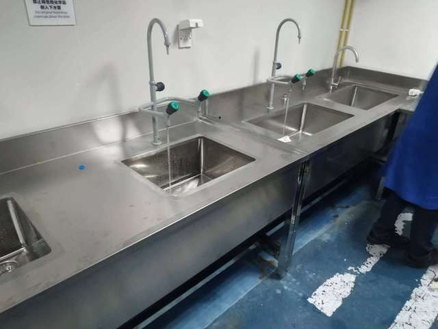 供应304不锈钢水槽及各类不锈钢设备，非标可定制，不锈钢水槽