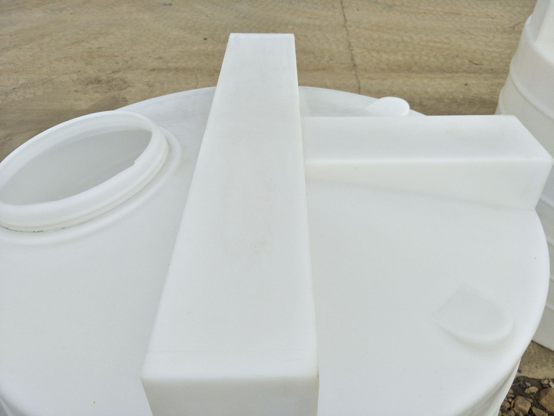厂家直销 1000L加药箱 圆形加厚一吨牛筋PE搅拌桶塑料加药桶储罐示例图5