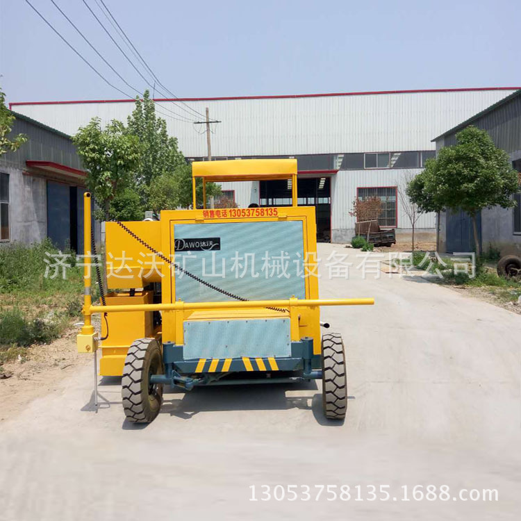 沥青砂拦水带成型机供货厂家 新疆沥青砂成型机  小型拦水带滑模机 工作视频