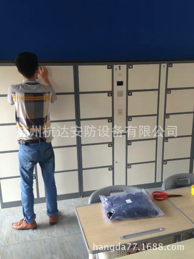公司刷卡联网电子更衣柜杭州第九中学校联网书包柜储物柜示例图1