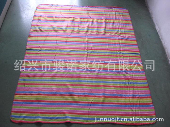 骏诺家纺厂供应订做圆网印花条纹双面绒毛毯示例图3