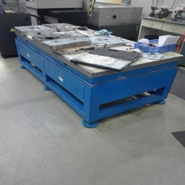 厂家直销重型焊接装配平板 模具维修工作台 铸铁钳工检验平台