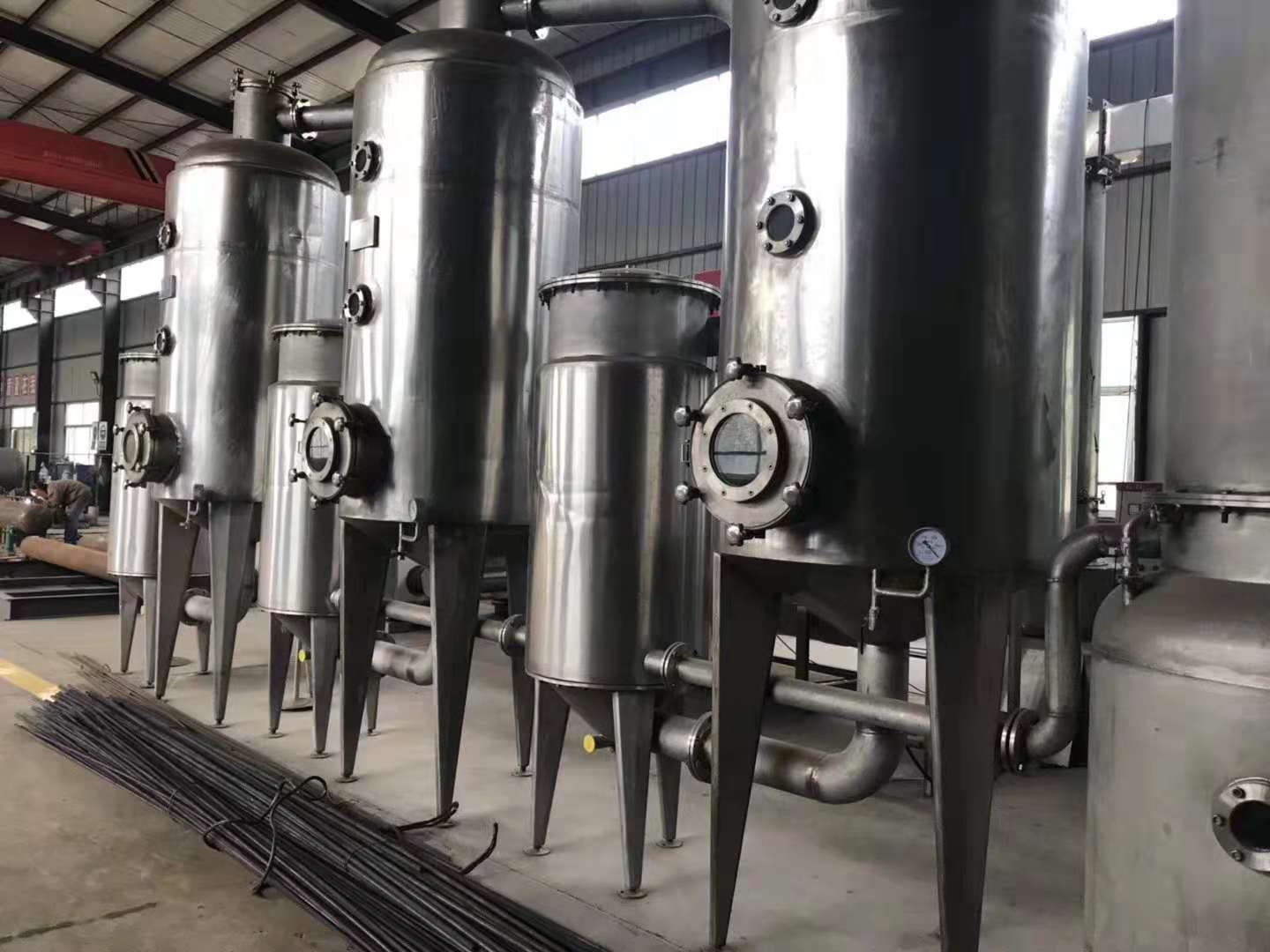 设备有限公司供应梁山二手降膜蒸发器  1吨2效蒸发器   2吨双效蒸发器