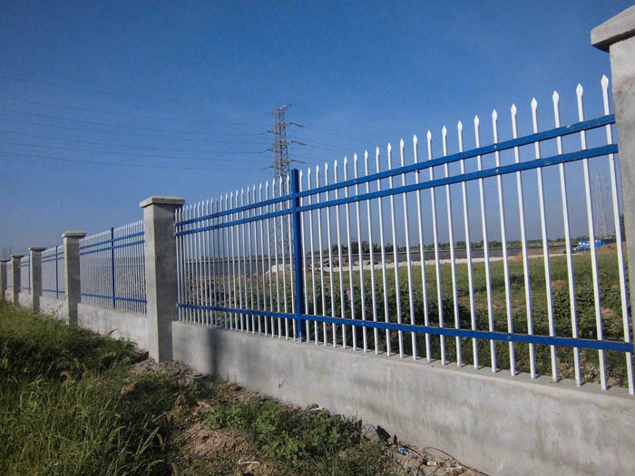 金属护栏网 锌钢护栏 铁艺护栏 市政围栏网 防护栏厂家现货供应示例图5