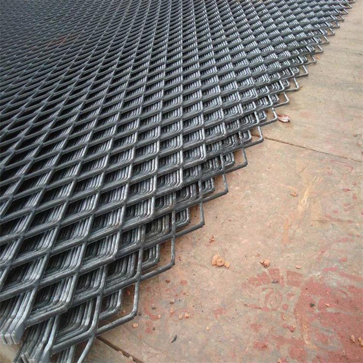 镀锌钢板网   金属铁板网    菱形板网   脚踏菱形板网  防护板网示例图7