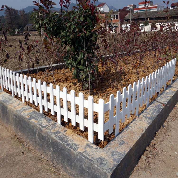 公园实木篱笆 碳化色花园篱笆 花园白色木栅栏 陕西 佳星图片