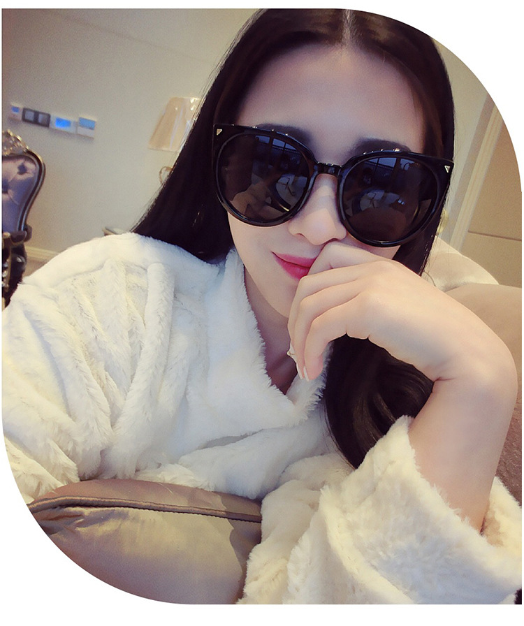 时尚猫眼女士太阳镜明星同款墨镜女韩国圆脸黑框反光防紫外线眼镜示例图2