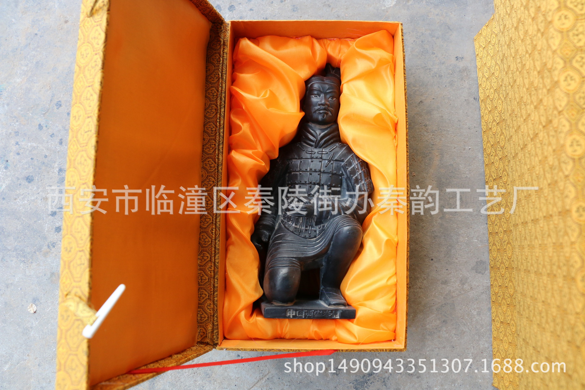 兵马俑工艺品摆件40cm锦缎盒礼盒装外贸商务礼品图片