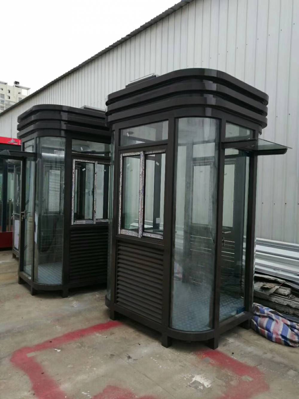 威海岗亭厂家定做威海钢结构岗亭 威海移动公厕图片